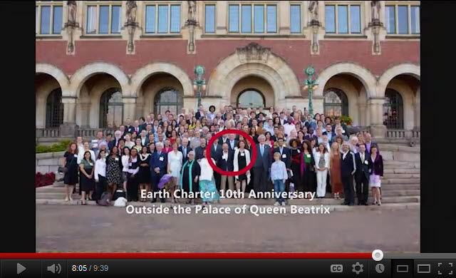 Jacques Fresco and Roxanne Meadows outside the palace of Queen Beatrix